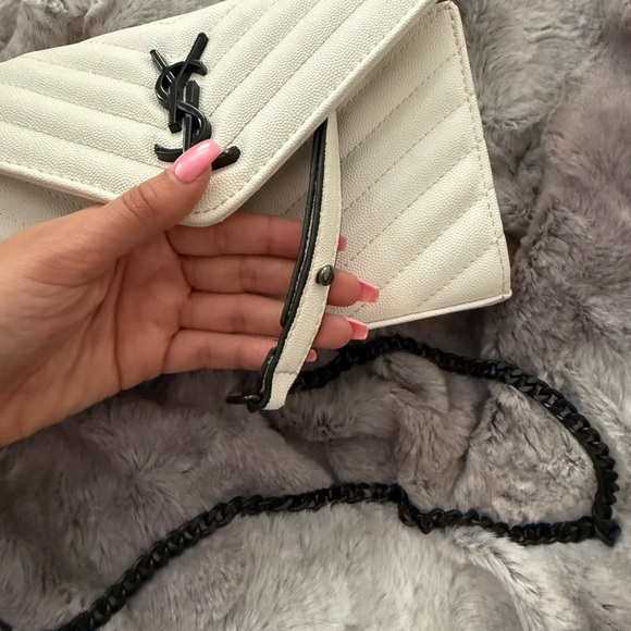 Yves Saint Laurent Cream Quilted Clutch - Picture 3 of 5